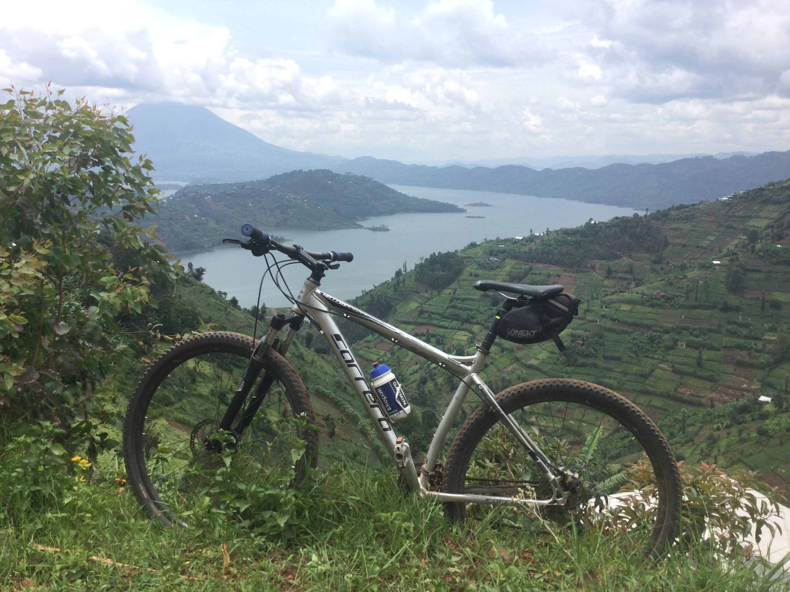 Explore Gisenyi’s lake shore by bike and Boat trip in lake Kivu