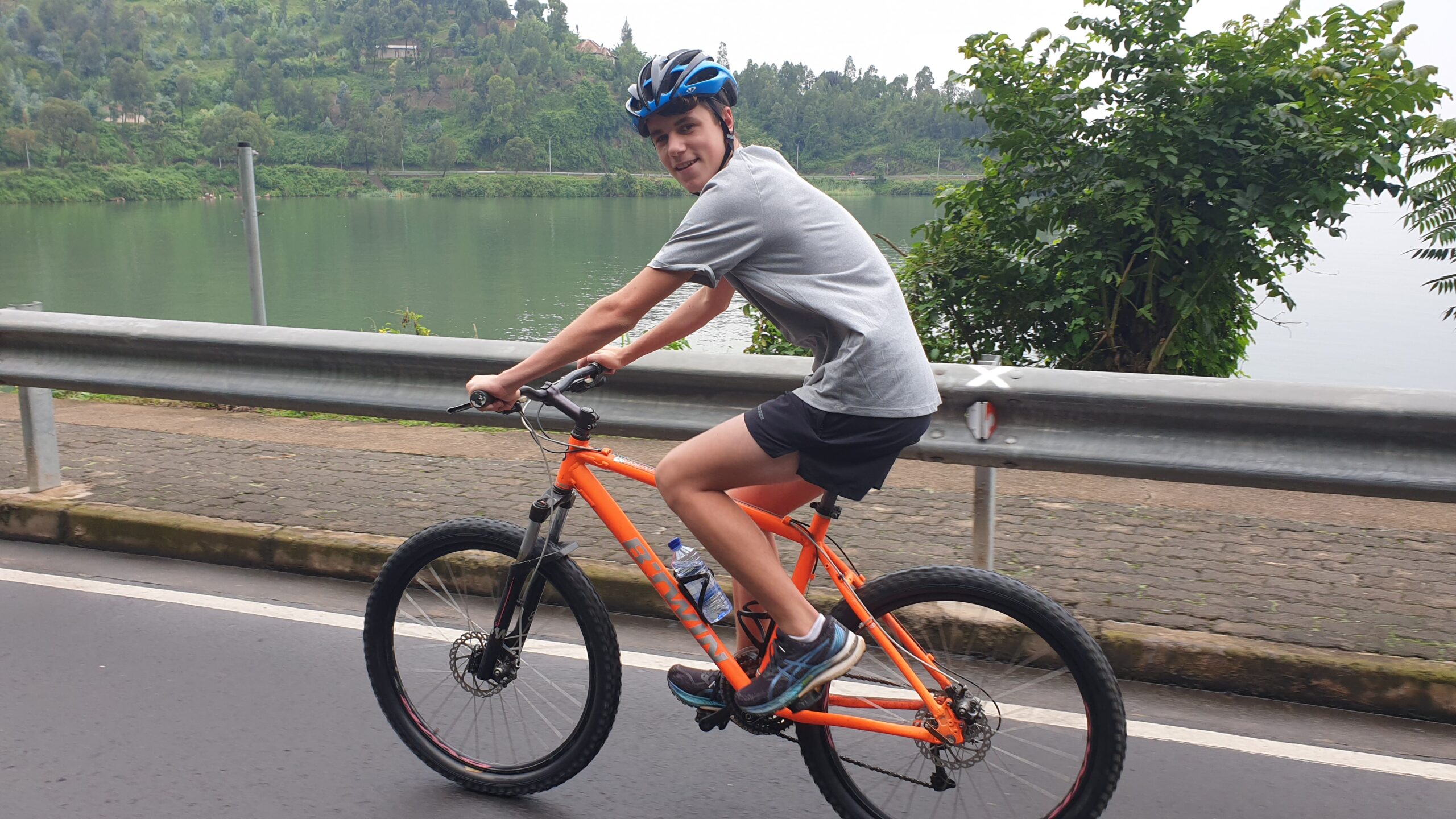 GUIDED 3 DAYS BIKING THE CONGO NILE TRAIL FROM GISENYI TO KIBUYE